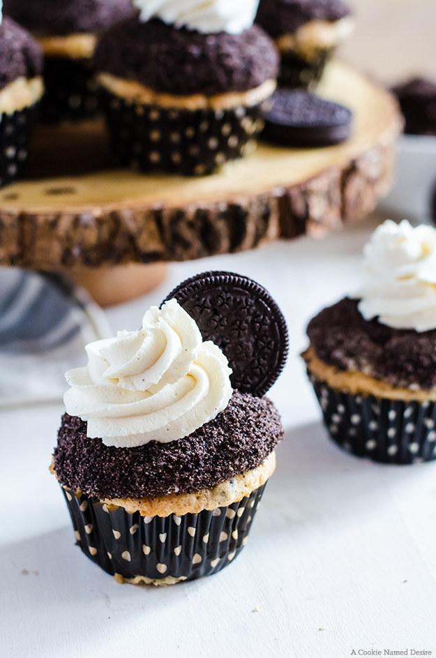15. Cookies and Cream Cupcakes

http://cookienameddesire.com/cookies-and-cream-cupcakes/