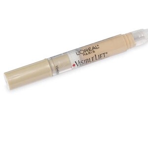 2. L'Oréal Paris Visible Lift Line-Minimizing & Tone-Enhancing Concealer SPF 20 ($12🇺🇸 -£7.05 🇬🇧)
"It's superlight, but covers well. So you need less product to get the job done, which is particularly good for the textured skin around the eye, where you can least afford cakiness.