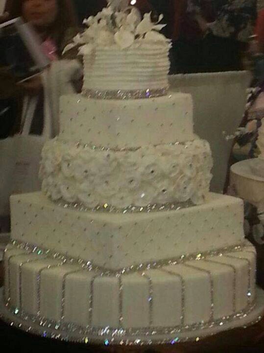"Amazing Wedding Cakes!" 🎂