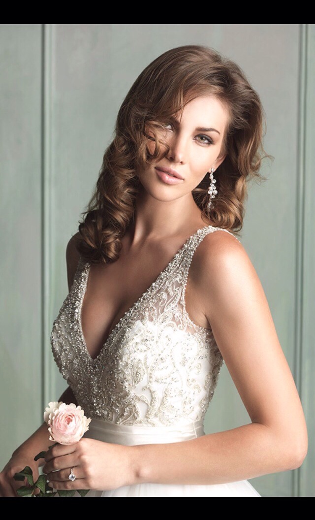 Beautiful Wedding Dresses UNDER $500! π #tipit