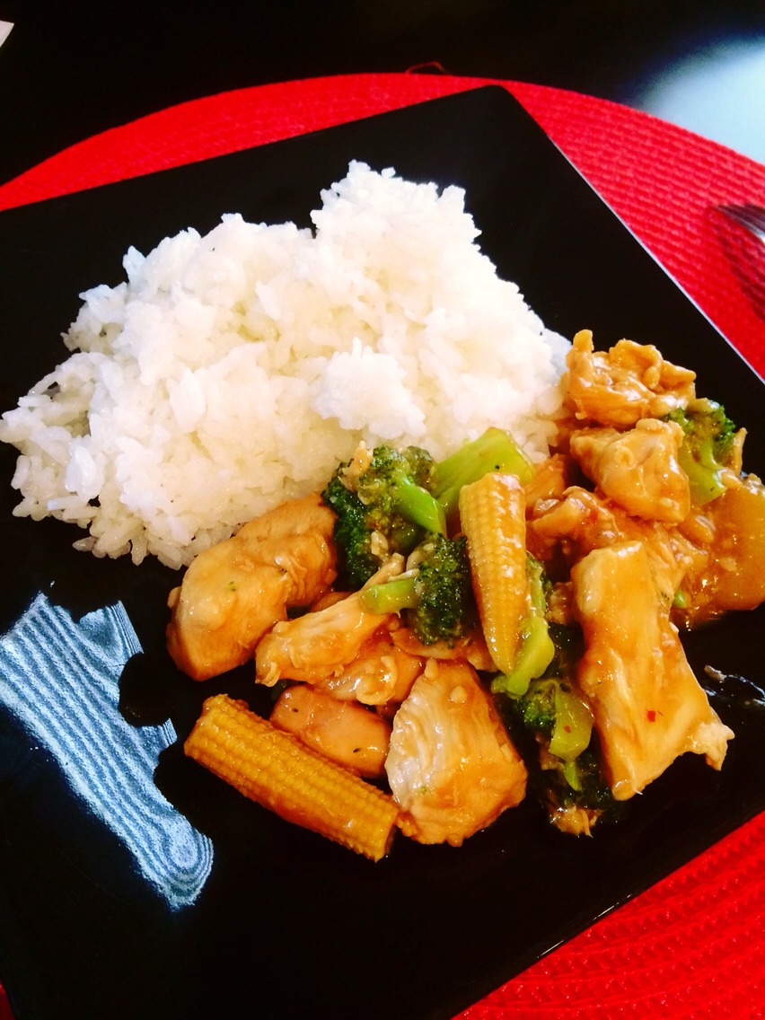 I served mine with some sticky rice. You could just do regular white rice, even some noodles or just on its own! I swear this tasted better than any take out Chinese food I've ever ordered!

Like ✔️ Comment 💬 Save 💾 Share 💡