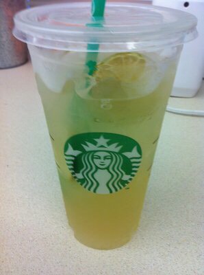 COOL LIME REFRESHER 
I used to always get this at Starbucks in the summer; cause literally, after a workout/practice or something it's like you're jumping in pool on a hot day in August when you pick up one of dem babies. #similegamestrong 😉💪