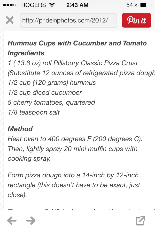 Hummus Cups With Cucumber And Tomato!