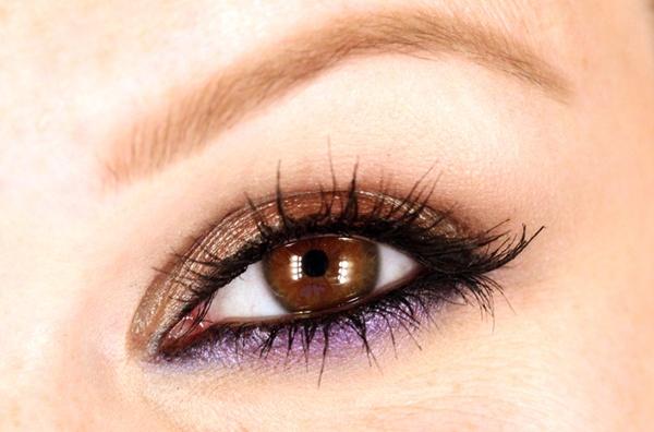 Brown colour is an earthy but rich colour. It represents simplicity, strength and creativity. If you are a person with brown colour then you are likely to be the life of a party. People with brown are close to nature and don’t have much love for materialistic possessions. They are great lovers and