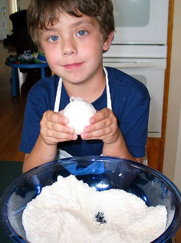 Quickly put the mixture into molds and let dry.