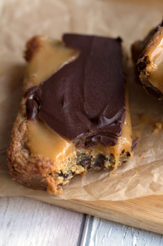 Salted Caramel & Dark Chocolate Blondies