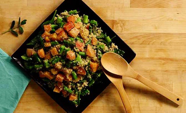 GO FOR ASPARAGUS 
Asparagus encourages digestive health by stimulating the growth of good bacteria in your body. Eat a dinner that's heavy on the veggies, & add a lean protein like chicken or fish for further de-bloating. Healthy asparagus salads, would go perfectly with your belly-slimming dinner!