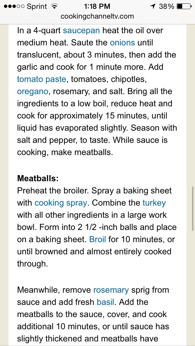 Healthy Turkey Meatballs with Quick&Spicy Tomato Sauce and Whole-Wheat 