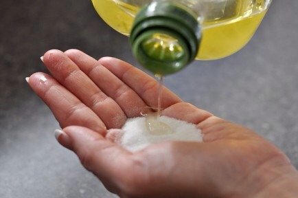 24.Instant Sugar Scrub

A quick scrub to use on the go. 

