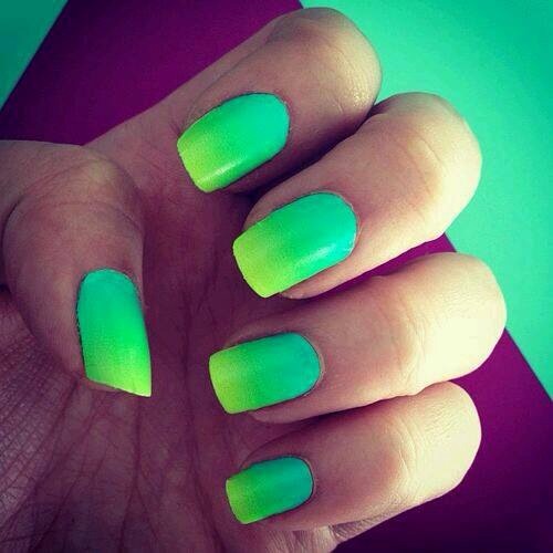 Stunning Green Nails