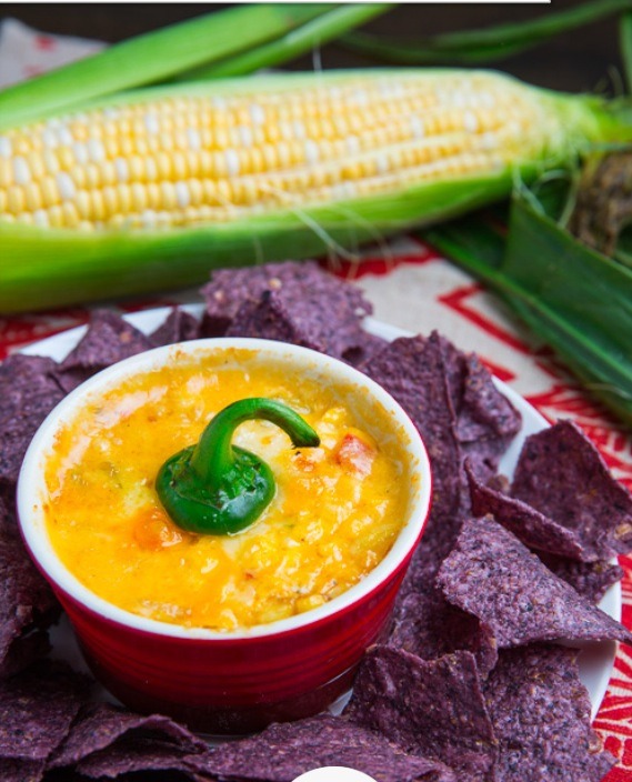 I also like to split this dip into small ramekins for individual portions :) 