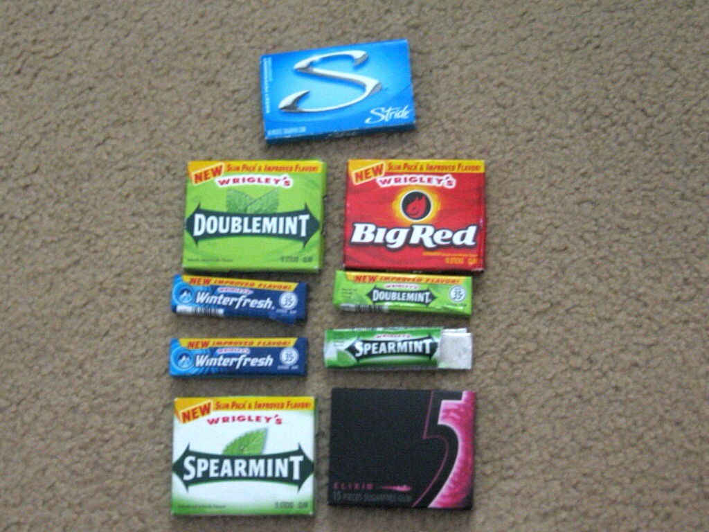 4. Memorizing Things Easier pt.1
Write on an index card what you are trying to lear(and make sure you keep it to 2 or 3 sentences) Next read out loud what you are trying to learn from the index card while chewing a piece of gum you don't normally chew. 