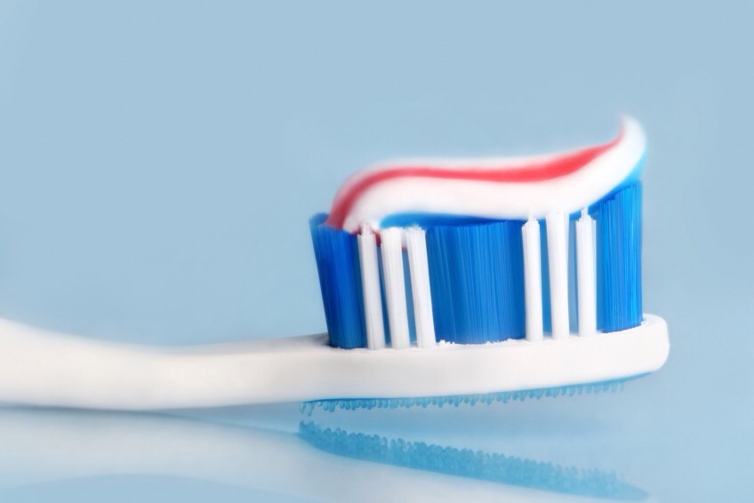 Brush the teeth