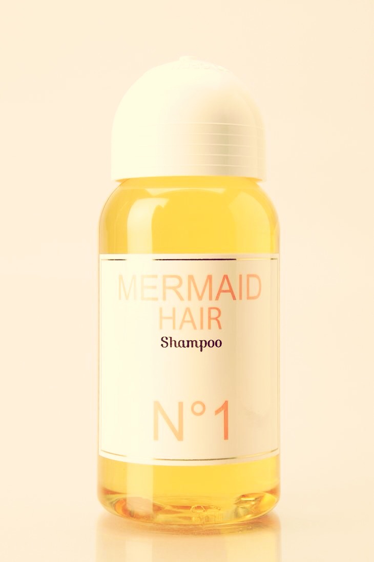 Mermaid Hair No1 Shampoo is my recommendation for ALL hair types. It's all natural and sulfate-free! The last thing any hair needs is a drying sulfate shampoo after exposure to the sun. This shampoo gives you soft, mermaid-like hair!🐬