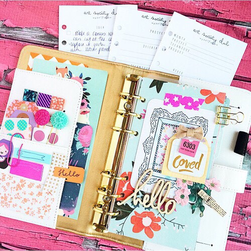 It's a good idea to have a planner!📎