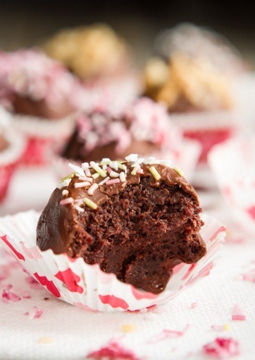 Vegan & Gluten Free Chocolate Cake Balls