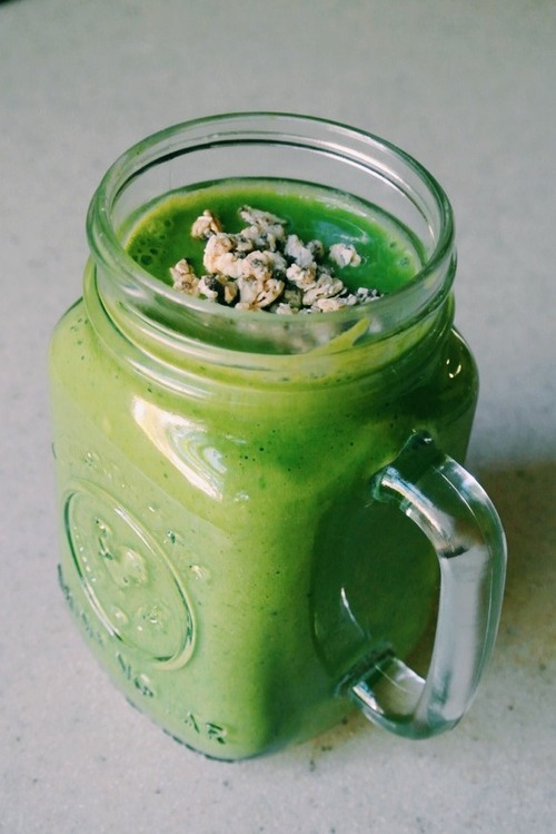 Apple peppers smooties!
Green peppers are full of vitamins B6 which helps dininuer water retention.