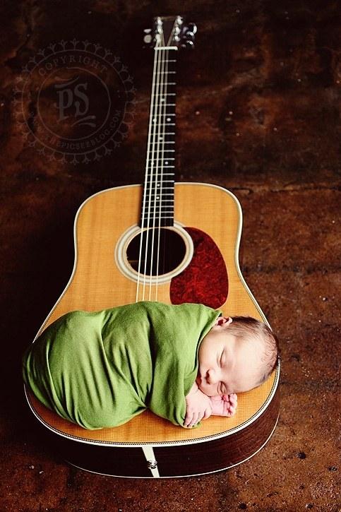 Newborns First Photo Shoot Ideas!!!!!!!!!!!!!!Really Cute!!!!!!!!!!!