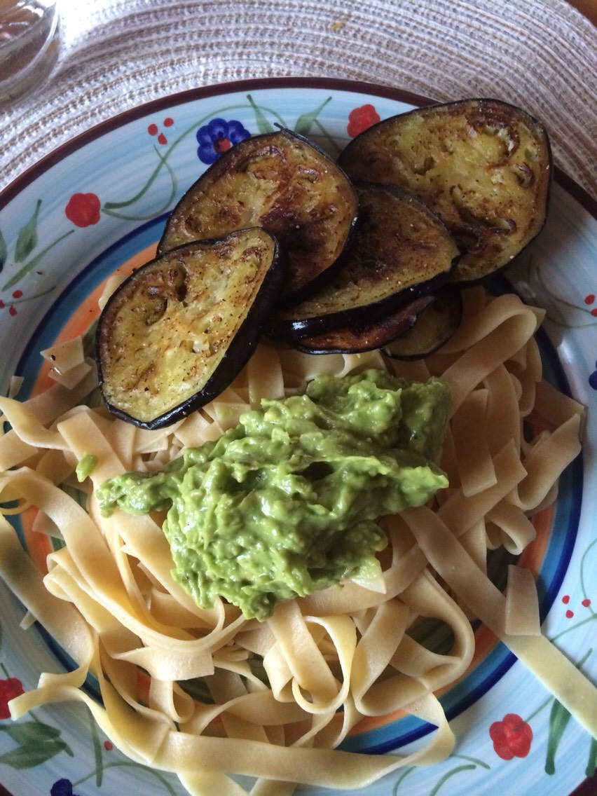Delicious Vegan Avocado Dip / Pesto 