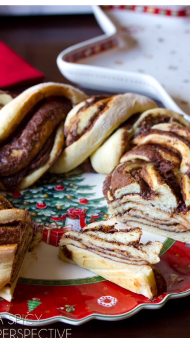 Chocolate Cinnamon Bread Wreath