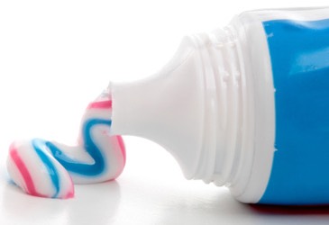 Use TOOTHPASTE get a toothbrush and put some toothpaste on it and run on the acne go to sleep or leave for at least 3 hours and then rinse your face ππ