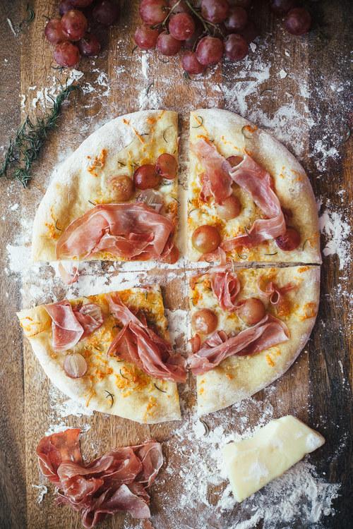 15. Prosciutto and Grape Pizza 