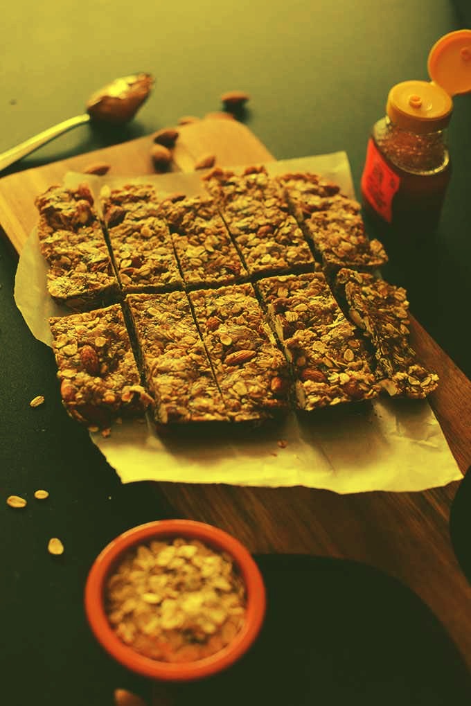 HEALTHY 5-INGREDIENT GRANOLA BARS... no bake,sweet & crunchy texture. RECIPE📜