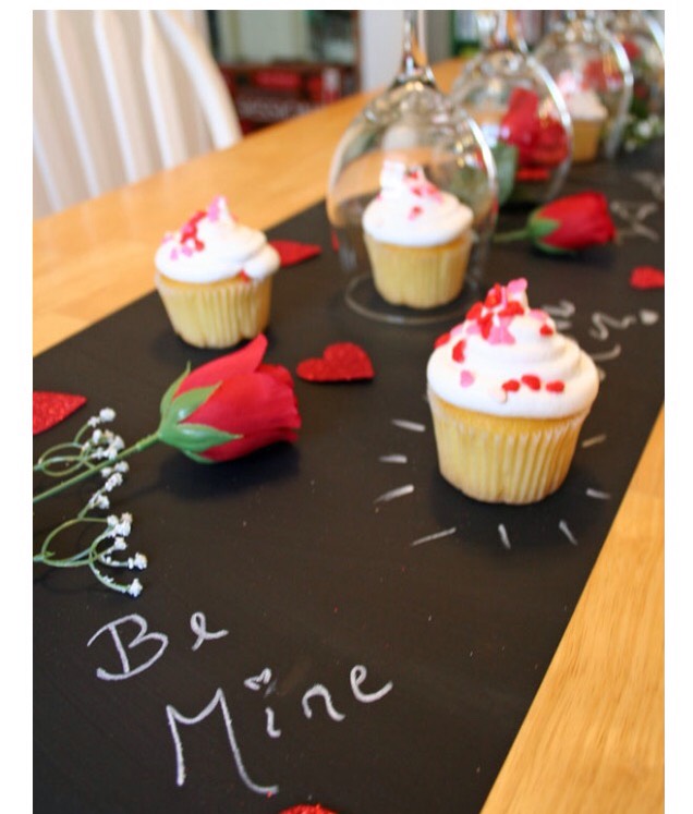 DIY valentines table decoration 