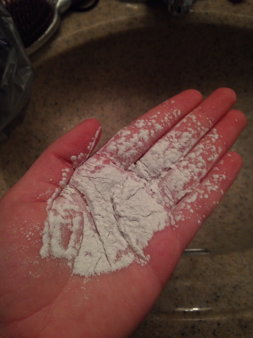 I like to pour the baby powder in my hand and then use a Kabuki Brush (sorry if I misspelled it) to apply it to my face. 
I've found a hint to make your face say matte throughout the day!
Next page---👉