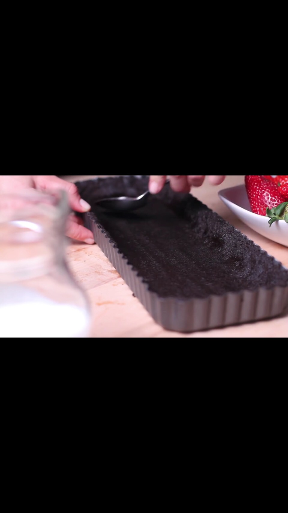 Easy NO BAKE chocolate strawberry tart 🍫🍓