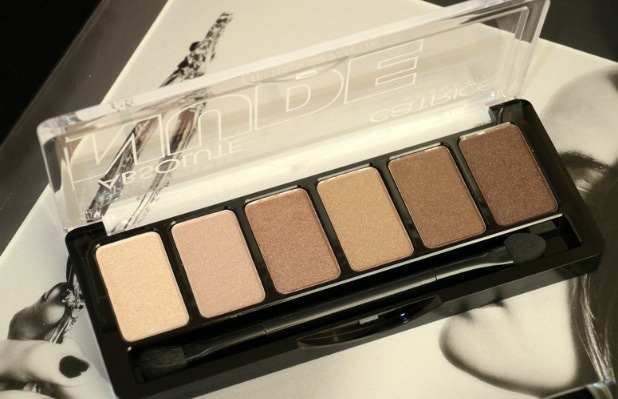 Nude eyeshadow pallets are a great way for a beginner to get to grips with highlighting and contouring, try to stay away from glitter and shimmer based eyeshadows if using them for contouring as these can give you a robotic look! 😳