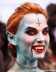 25 Creepy But Cool Halloween Makeup Ideas! #Halloweentip