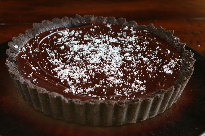 Dark Chocolate Salted Caramel Oreo Pie 