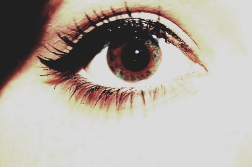He likes a girl when she only wears eyeliner and mascara