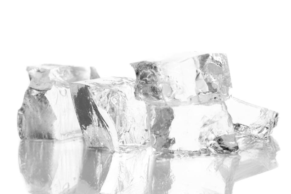 Use Ice Cubes To Keep Fat, Acne and Wrinkles At Bay
The experts at You Beauty recommend massaging an ice cube over your face until it melts. Do it every night before bed and keep fat cells, acne and wrinkles under control.