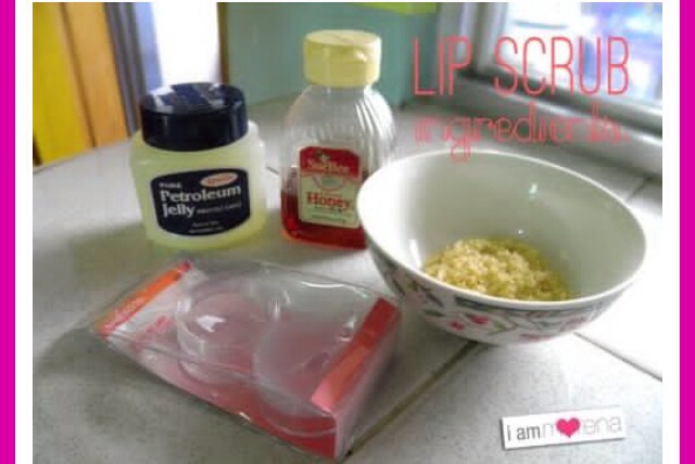 Ingredients & Materials Needed:

1. 1 to 2 tablespoons of honey
2. 1 teaspoon of brown or raw sugar
3. a tiny scoop of petroleum jelly
4. a small container with cover
5. a plastic stirrer
