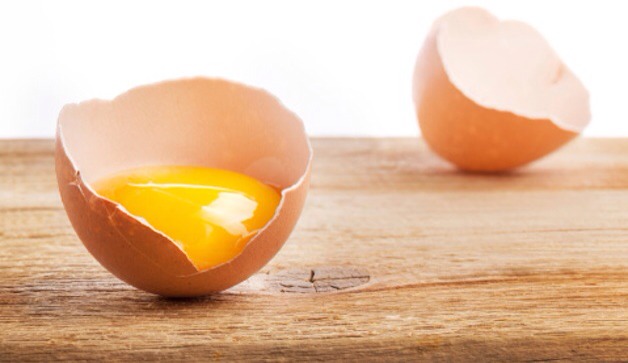 EGGS! Crack some into a bowl, whisk it, and mix with other ingredients. Eggs are probably some of the best things you can use to make your hair healthier! 