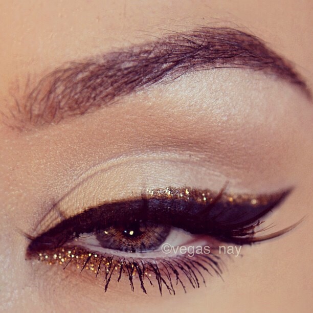 Sparkly Holiday Eye Makeup 