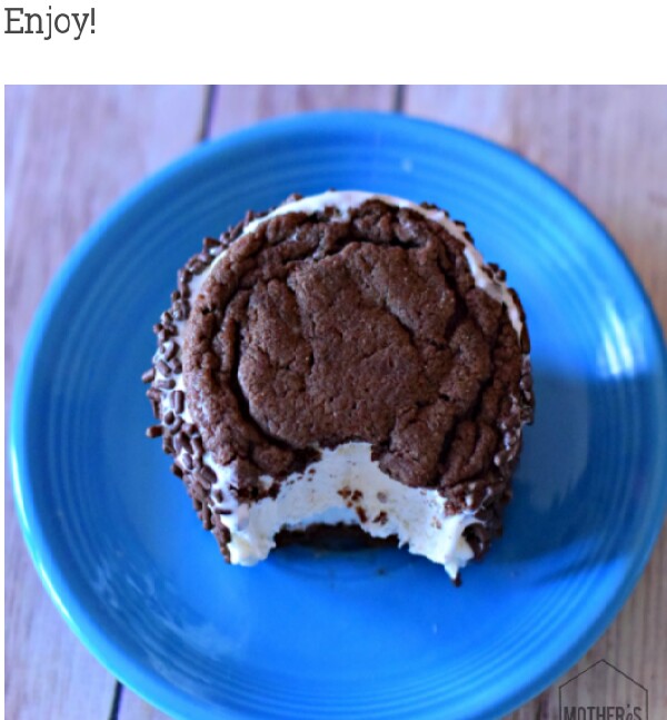 Oreo Cookie Ice Cream Sandwiches! 