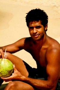 5. Coconut Oil Can Kill Your Hunger, Making You Eat Less Without Even Trying
Bottom Line: The fatty acids in coconut oil can significantly reduce appetite, which may positively affect body weight over the long term.