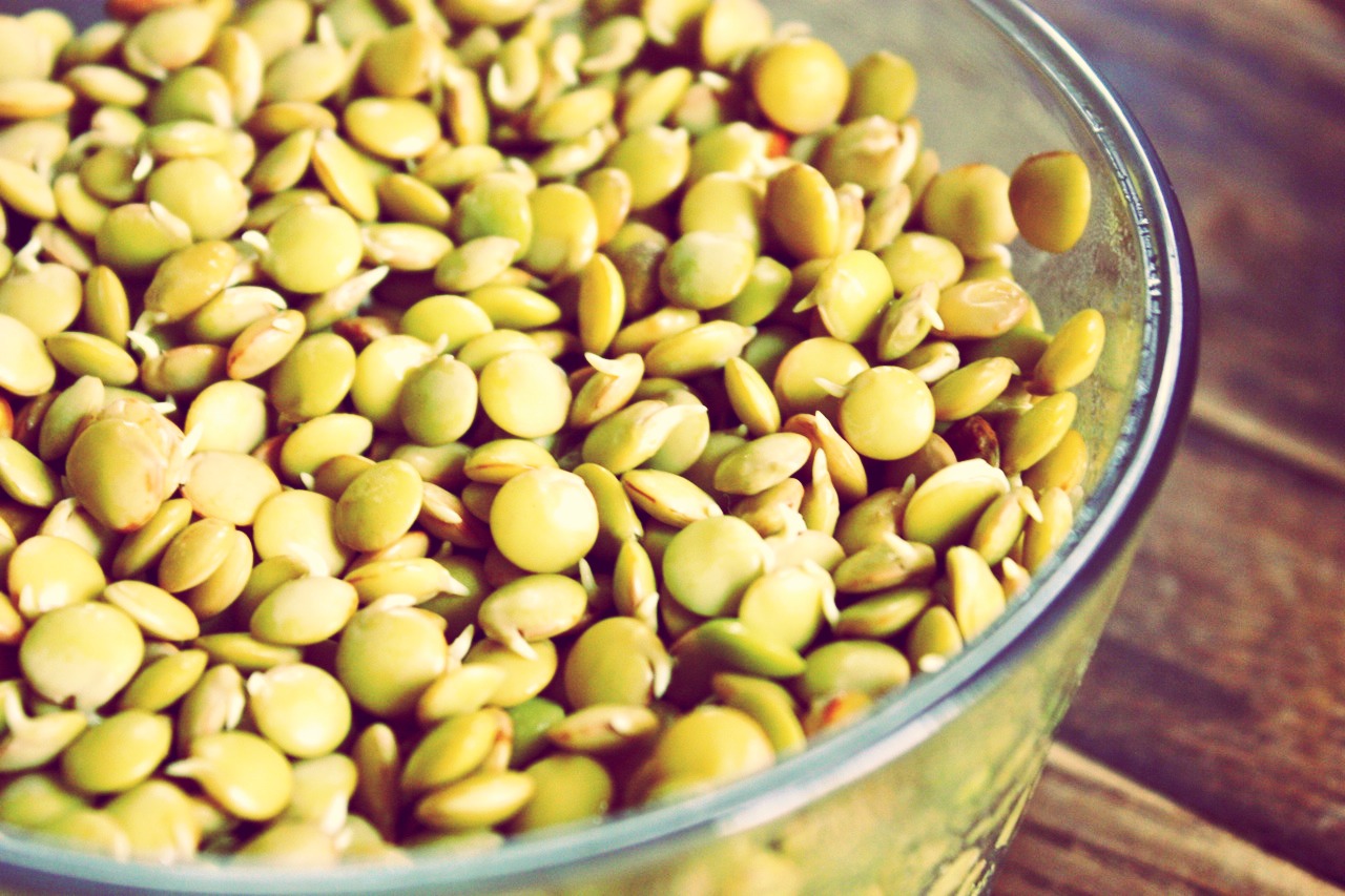 3. Lentils
Packed with fibre, folate and magnesium, this versatile fat-free legume can be a fabulous supporting player of a slimming healthy eating regimen. Lentils, prepared any number of ways, will have you feeling as if you've eaten a meaty, even creamy, minus the calories that come with meat !
