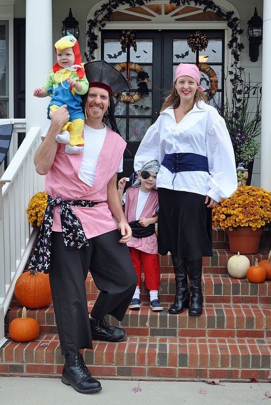 Halloween-family-costume
