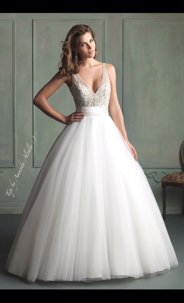 Beautiful Wedding Dresses UNDER $500! π #tipit