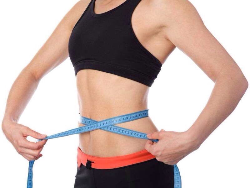 By laying in the tub full of Epson's salt it absorbs the water weight in your body allowing you to lose weight .