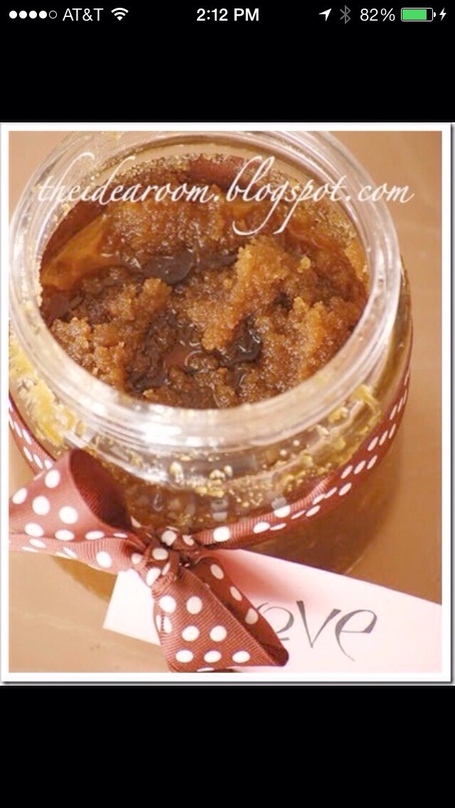 DIY Brown Sugar Body Scrub! (great gift idea for the holidays)
