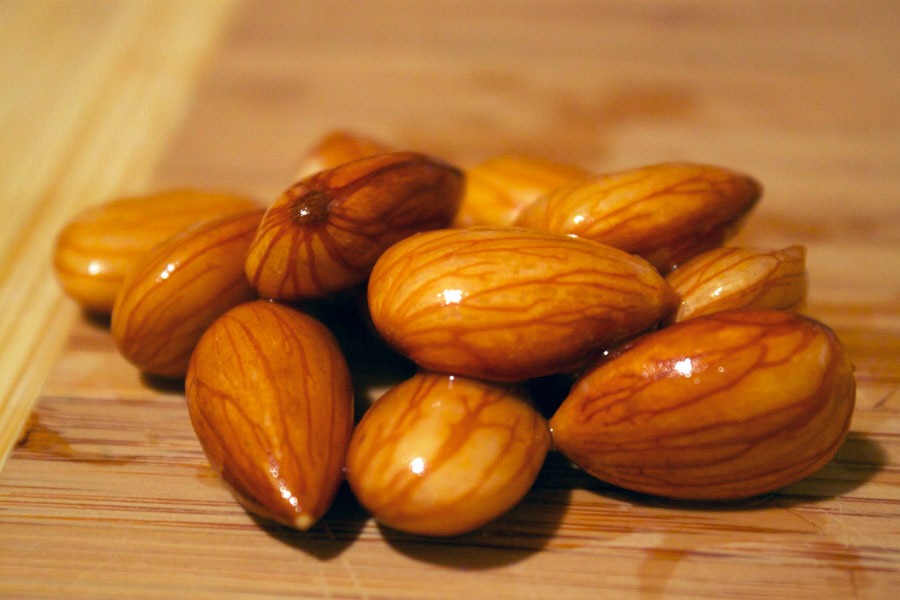Get A Healthy Hair, Glowing Skin By Eating Almonds Everyday ☺️☺️☺️💖💖💖💖🙆👰👰💅💅💅