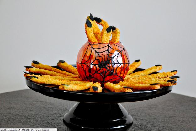 Cheddar Witches’ Fingers

Redefining finger food.

http://www.cooklikeachampionblog.com/2010/10/cheddar-witches-fingers-spooky-cheese/