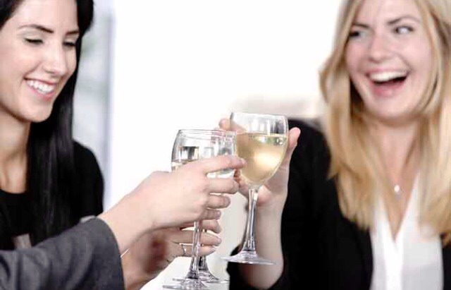 SKIP HAPPY HOUR 
Alcohol can cause digestion issues & all that sugar in your drink can make you feel sluggish. Not only that, those drinks can lead to deep-fried decisions when dinnertime rolls around. Keep temptations away by skipping out on happy hour or sticking to noncarbonated water with lemon.