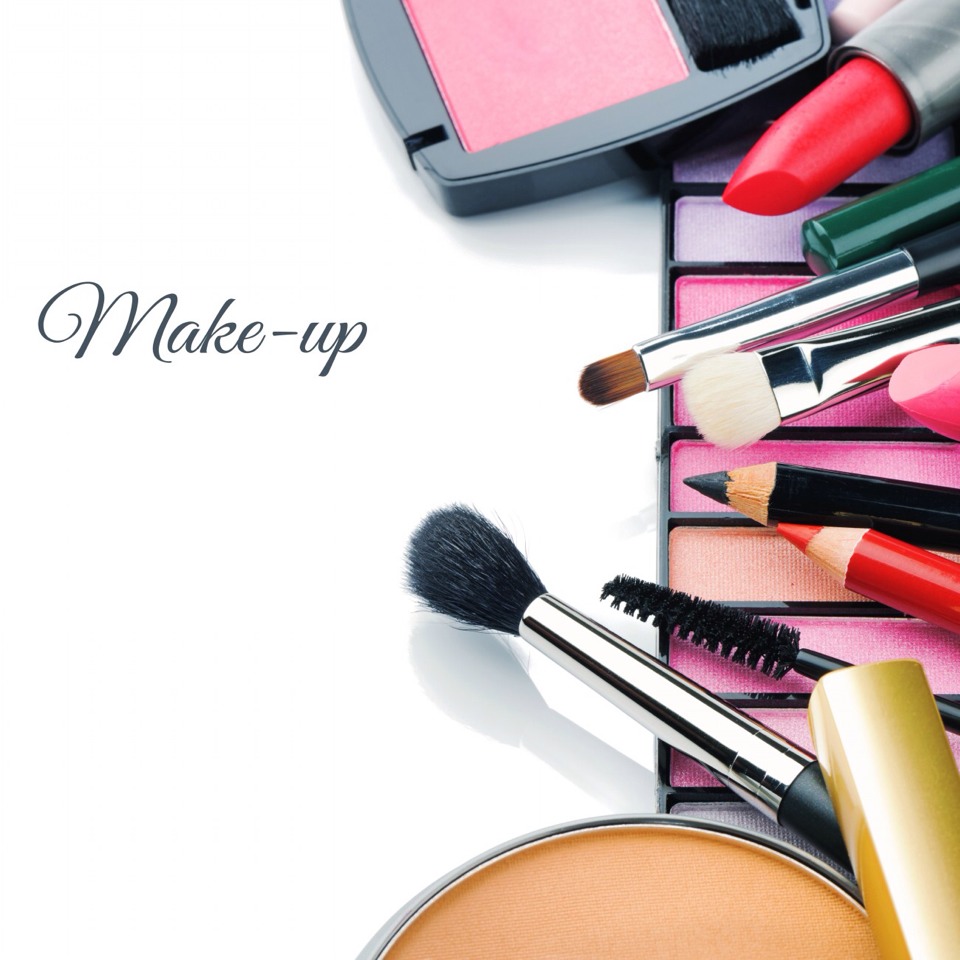 Grade 10 makeup!♥︎
☆Moisturize, conceal and bb/cc cream
★Set with powder and fill in brows
☆Use a bright eyeliner pencil and use it in the inner corners of your eyes.Apply two coats of mascara.
★lightly contour and highlight. Apply blush.
☆Apply a lipstick,lip gloss, or lip balm.
💩Yay done!💩 