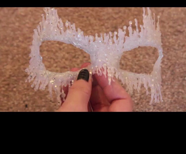 DIY Masquerade Mask: Ice Queen. 